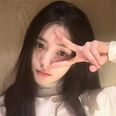 她在这里 海报